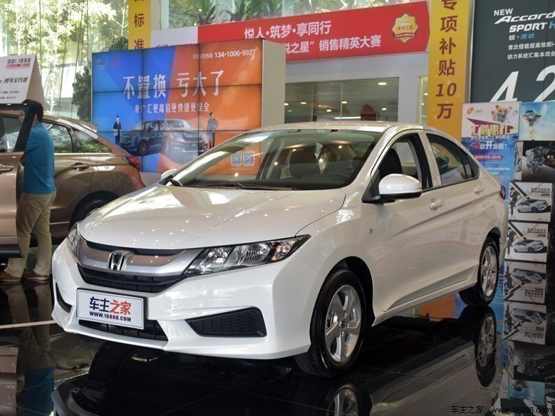 北京京齐泰店内风范现车充足,近期购车优惠高达2万,同时赠送价值10000元的大礼包。感兴趣的朋友不妨拨打咨询热线13240999567或到店咨询。相关车型及报价如下表:因厂家和网站控价,所有车型价格力度比厂家控价大,具体价格需要电话咨询,并需要客户到店实际洽谈,.本公司提供分期付款业务,保险,装饰,购车一条龙服务,二手车置换等一系列服务,本公司保证全部4S店零公里新车,享受全国联保,全国质保.