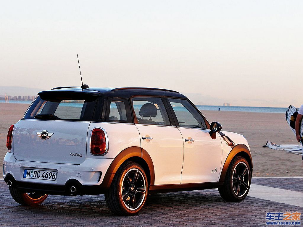 白色mini countryman