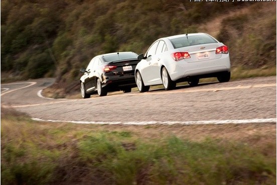 家用运动两相宜 福克斯科鲁兹对比评测(25) 大家车网