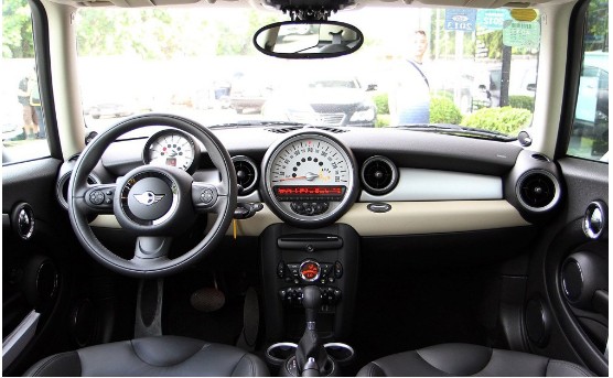 追求时尚品味 4款12-30万进口小车导购(10) 大家车网