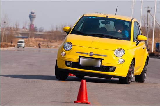 体验意式风情 评测菲亚特500运动版(39) 大家车网