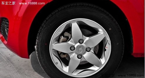 大都市里的小精灵 试驾2012款江淮悦悦(3) 大家车网