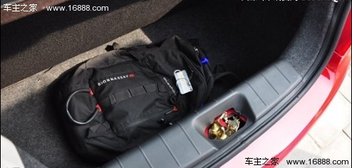 大都市里的小精灵 试驾2012款江淮悦悦(10) 大家车网