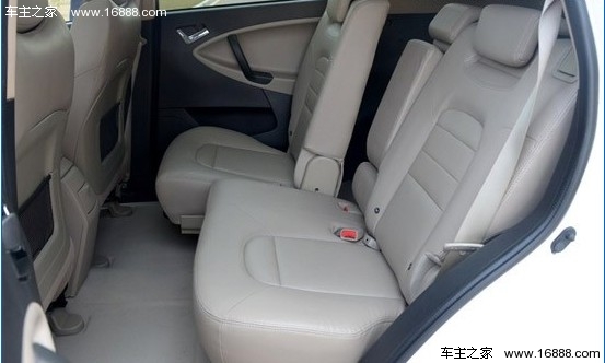 实惠PK实用 吉利全球鹰GX7对比奇瑞瑞虎(22) 大家车网