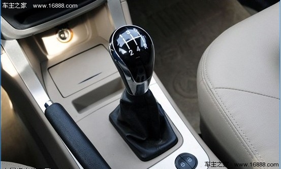 实惠PK实用 吉利全球鹰GX7对比奇瑞瑞虎(30) 大家车网