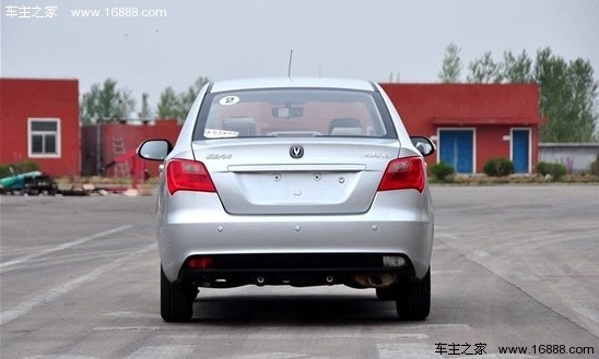 长安悦翔V3试驾 便宜代步车有了新选择(5) 大家车网