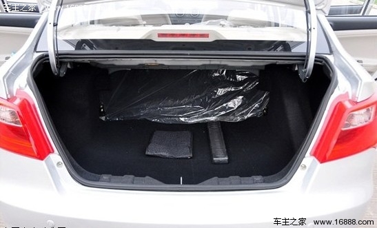 长安悦翔V3试驾 便宜代步车有了新选择(15) 大家车网