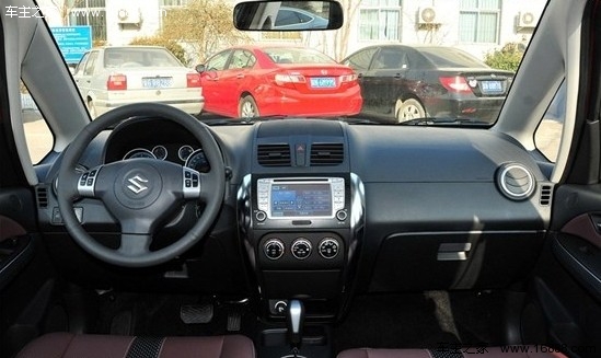 实用个性两不误 4款10万左右跨界车型(9) 大家车网