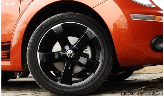 不再是女性专属 试驾大众甲壳虫墨橘版(4) 大家车网
