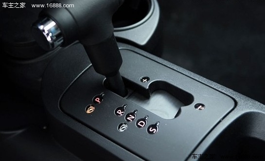 不再是女性专属 试驾大众甲壳虫墨橘版(14) 大家车网