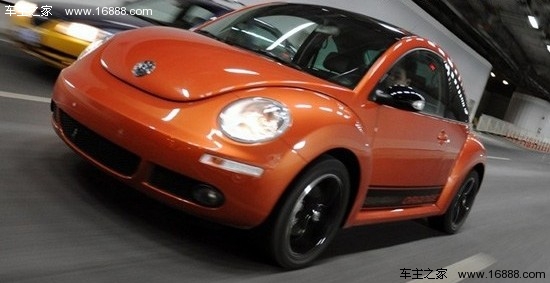 不再是女性专属 试驾大众甲壳虫墨橘版(15) 大家车网