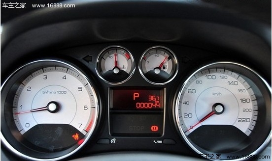 11万紧凑级的抉择 东风思铭对比标致308(14) 大家车网