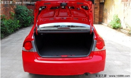 11万紧凑级的抉择 东风思铭对比标致308(22) 大家车网