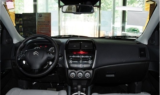 膝部安全很重要 荐4款标配膝部气囊SUV(13) 大家车网