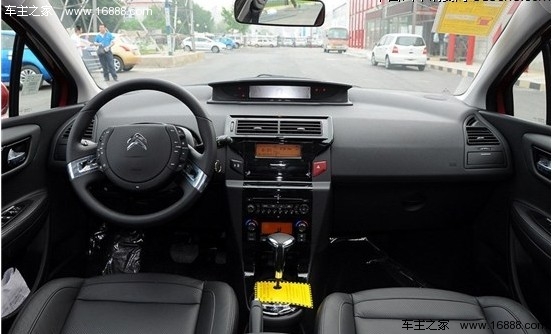 三厢仍是主流 10-12万高性价比家用车推荐(9) 大家车网