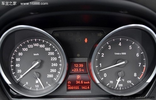 试驾宝马Z4 sDrive35i敞篷 速度的欲望(7) 大家车网