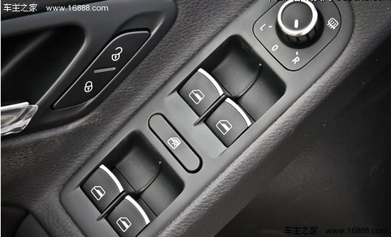 试驾第六代高尔夫1.4T 高品质两厢轿车(9) 大家车网