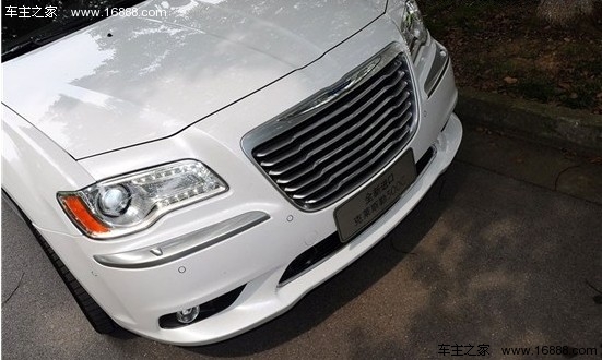 新一代的较量 克莱斯勒300C对比奥迪A6L(3) 大家车网
