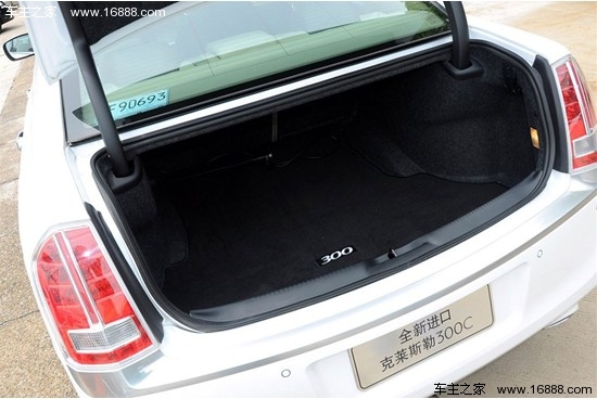 新一代的较量 克莱斯勒300C对比奥迪A6L(20) 大家车网