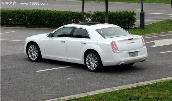 新一代的较量 克莱斯勒300C对比奥迪A6L(26) 大家车网