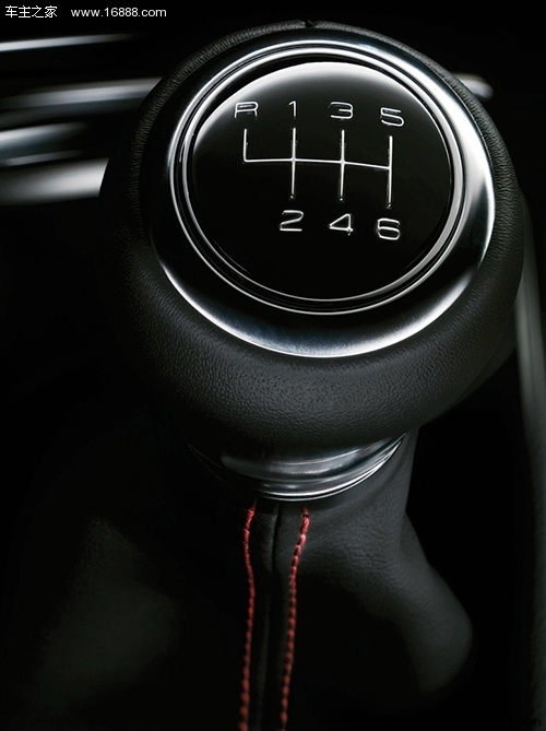 多少转速该换挡 详解手动挡车型驾驶技巧_安全