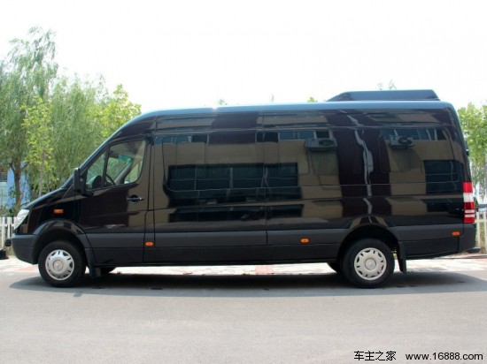 最便宜的房车改造 2014080804275677978_550.jpg