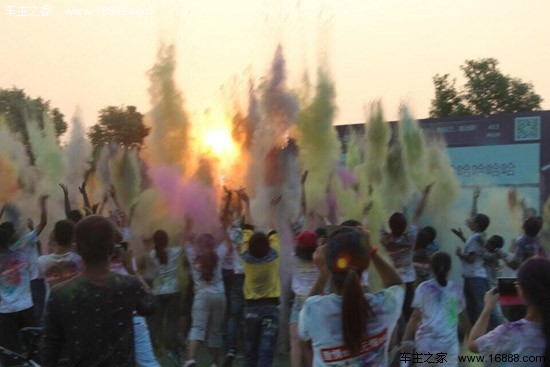 酷炫玩色出彩新青年 New Polo酷跑新生活_车商