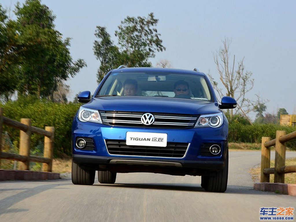 汽车图库 大众 上汽大众 途观(93/526) 外观 蓝色 途观 参考成交价