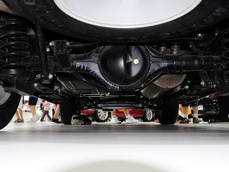 威麟x5银色威麟x5底盘