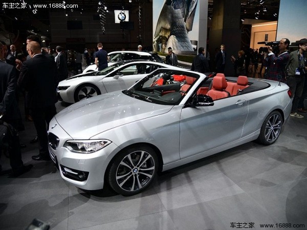 宝马2系敞篷轿跑车价格公布 售32.53万起