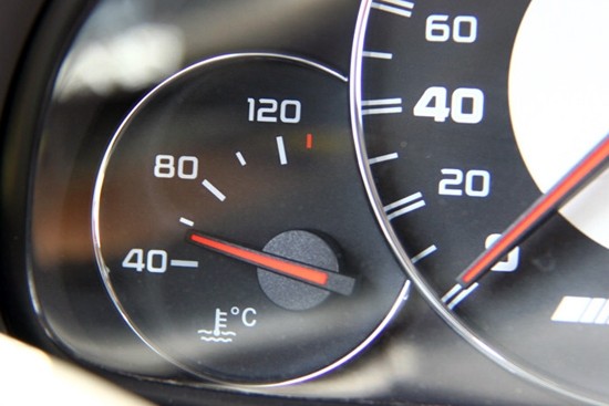 冬季热车怎样最正确? 原地热车不可取